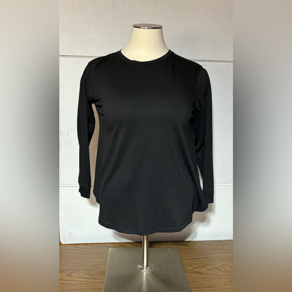 Jane and Delaney 1X long sleeve black tee.
